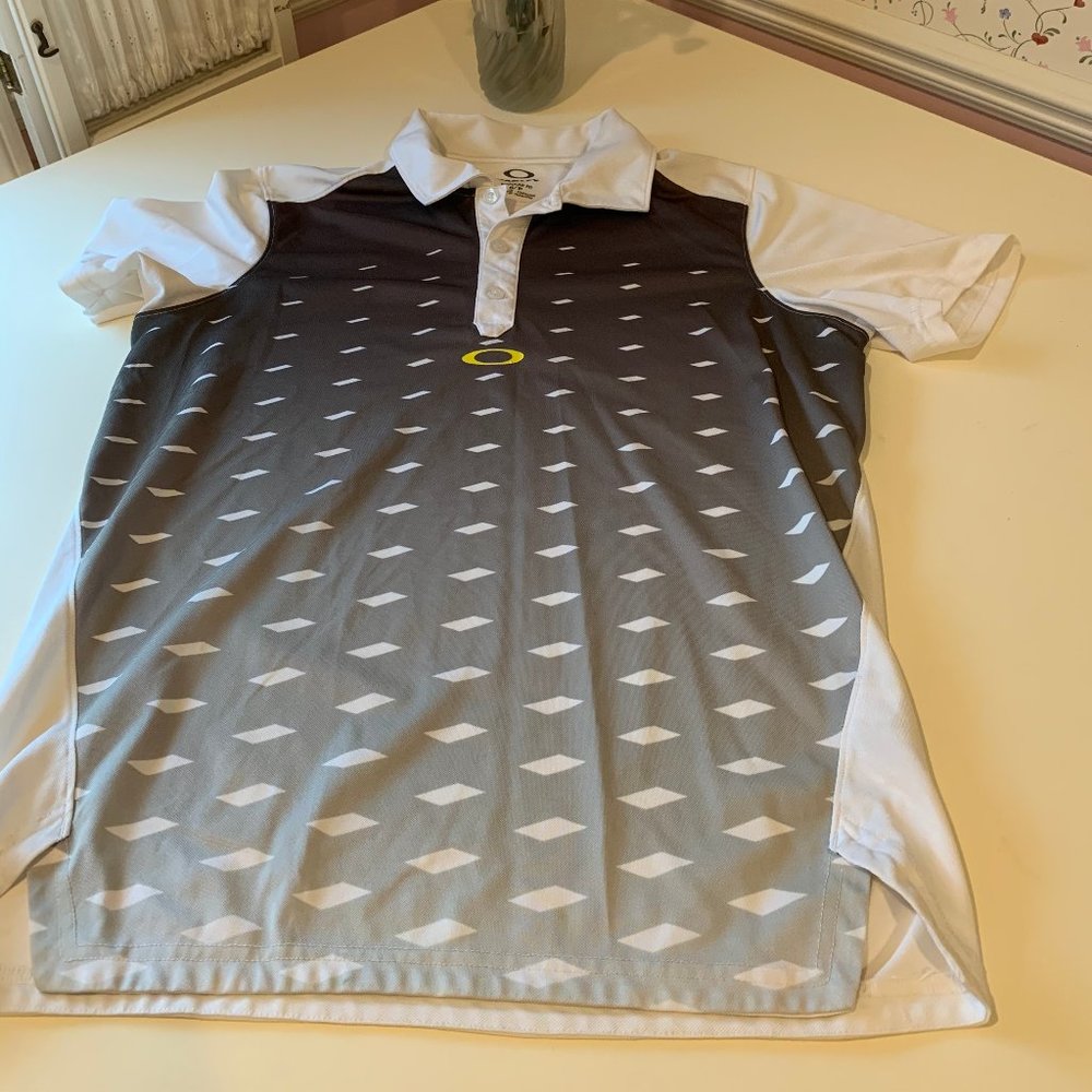 Amazing Oakley Golf Shirt